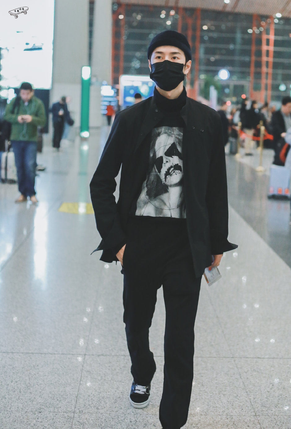 王一博私服穿搭,路人都得说一句太帅了