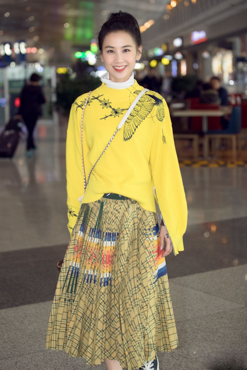 美女黄圣依,时尚生活美照片!