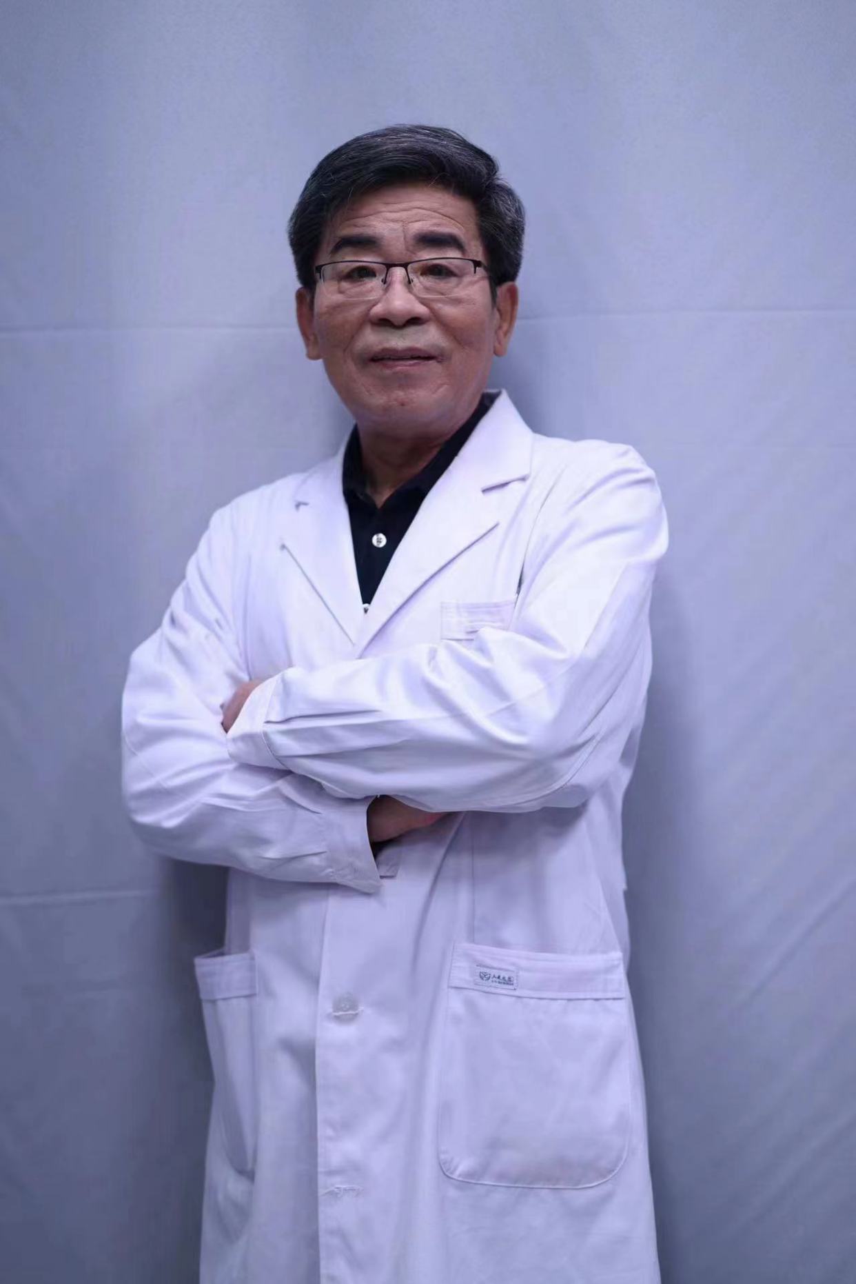 6月20日,国家级名老中医耿建国坐诊中大医院