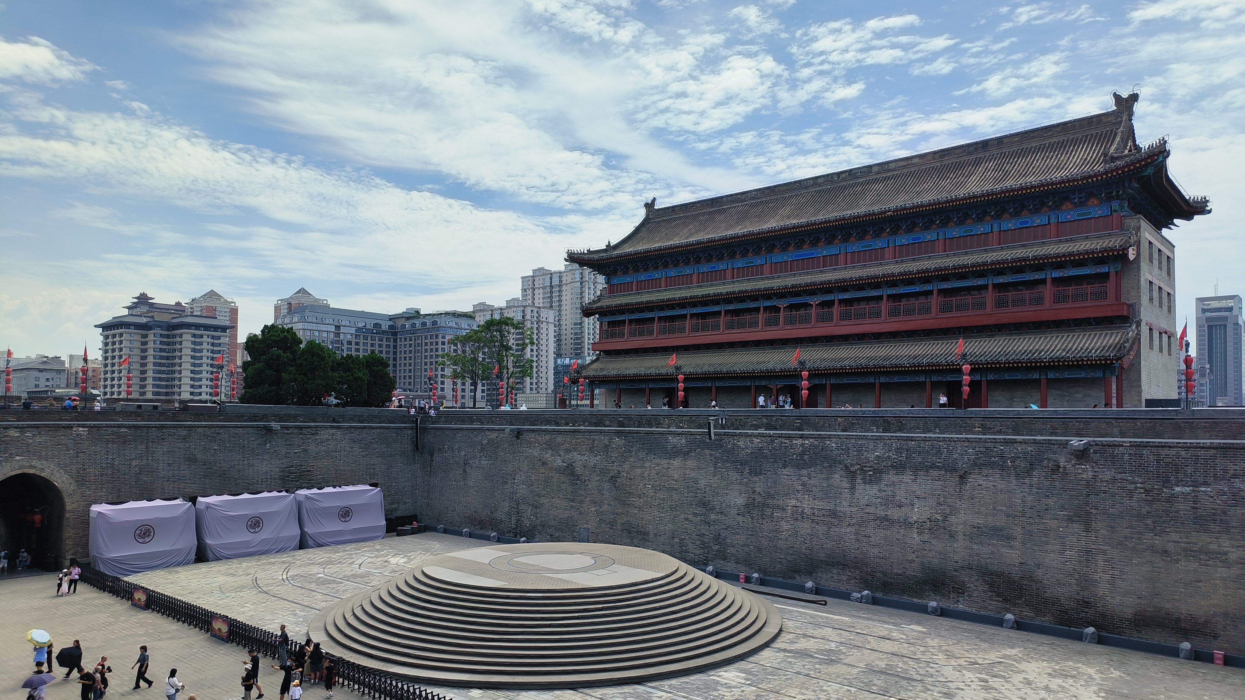 西安城墙是十三朝古都西安旅游必打卡的景点