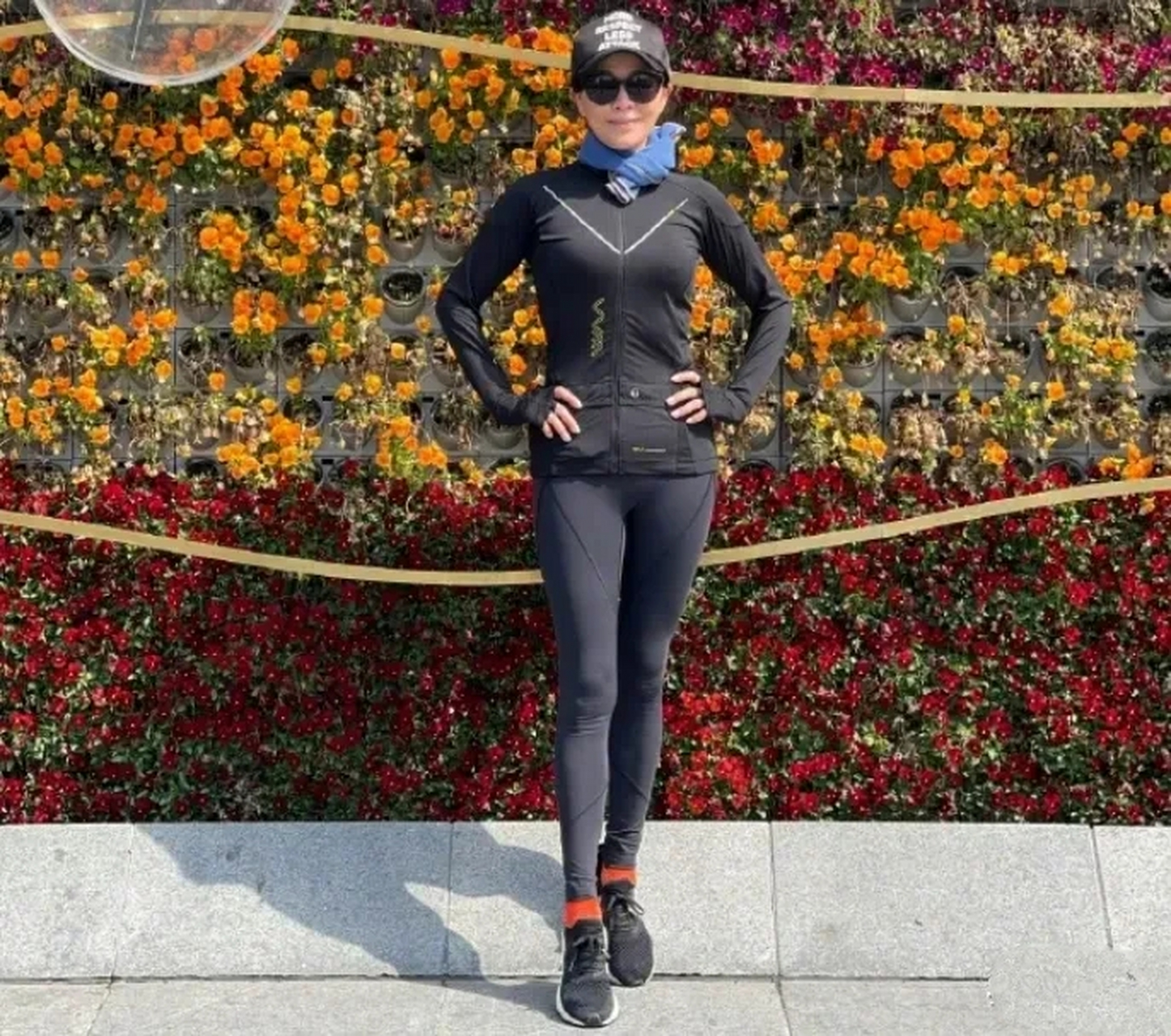 刘嘉玲酷爱跑步,这一点人尽皆知,近日,她再度分享了自己上山晨练