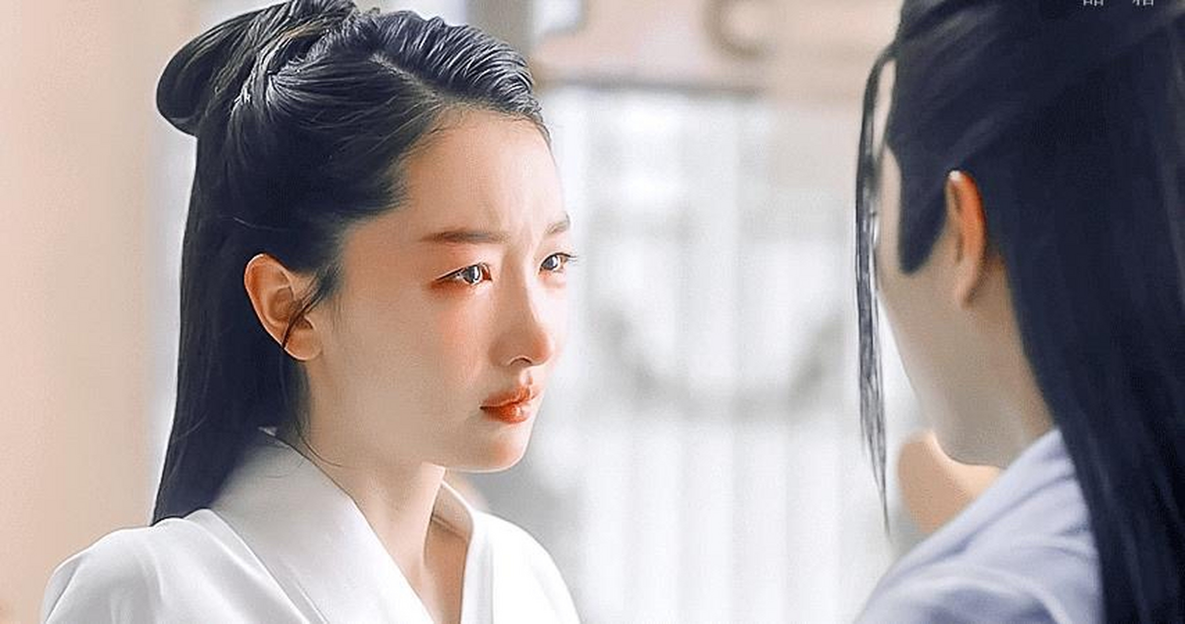 周冬雨和许凯曾主演的仙侠剧《千古玦尘》在当年播出时遭遇了不少嘲笑