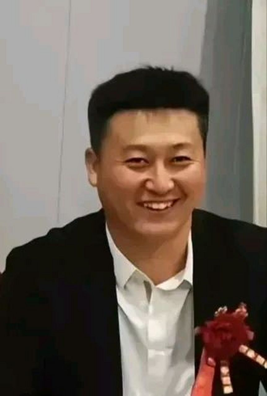 李恩胜,男,汉族,1984年7月7日出生于辽宁省鞍山市海城市接文镇花红