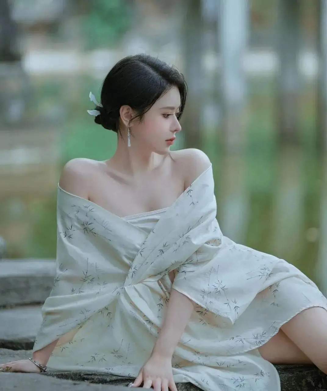 图文热点情报局# 女神推荐:cecile,她是一位来自中国深圳的网红美女