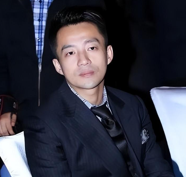 这次,46岁的大s成了笑话,老公在韩开泳装派对,与前女友复合