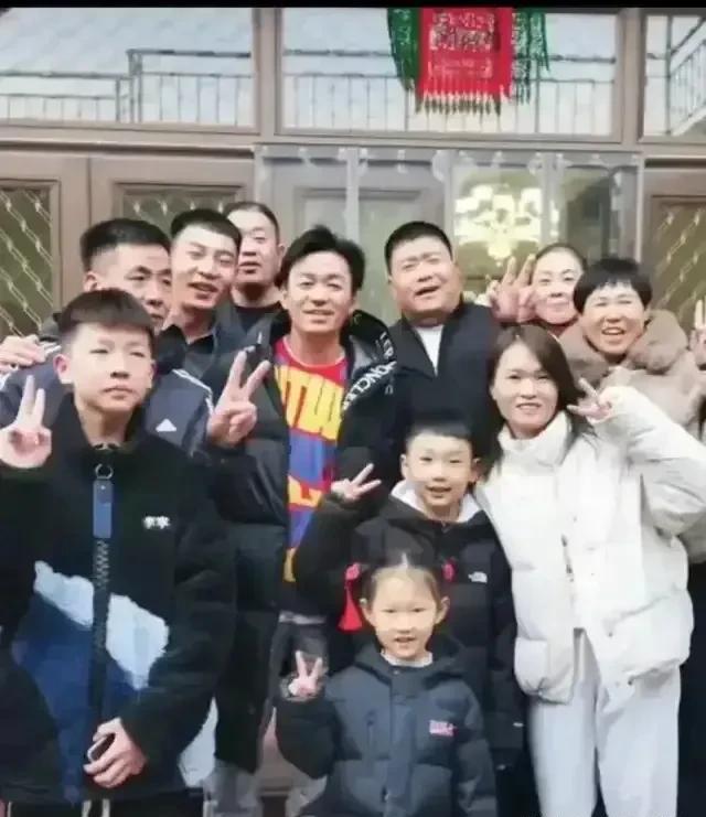 孙俪独自出街!开着百万豪车太惹眼,穿棉服脸圆一圈像发福