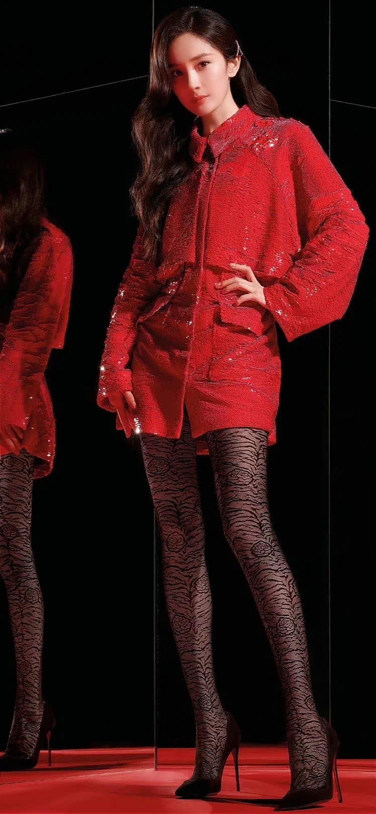 看丝袜杨幂,分外妖娆,让多少帅哥尽折腰