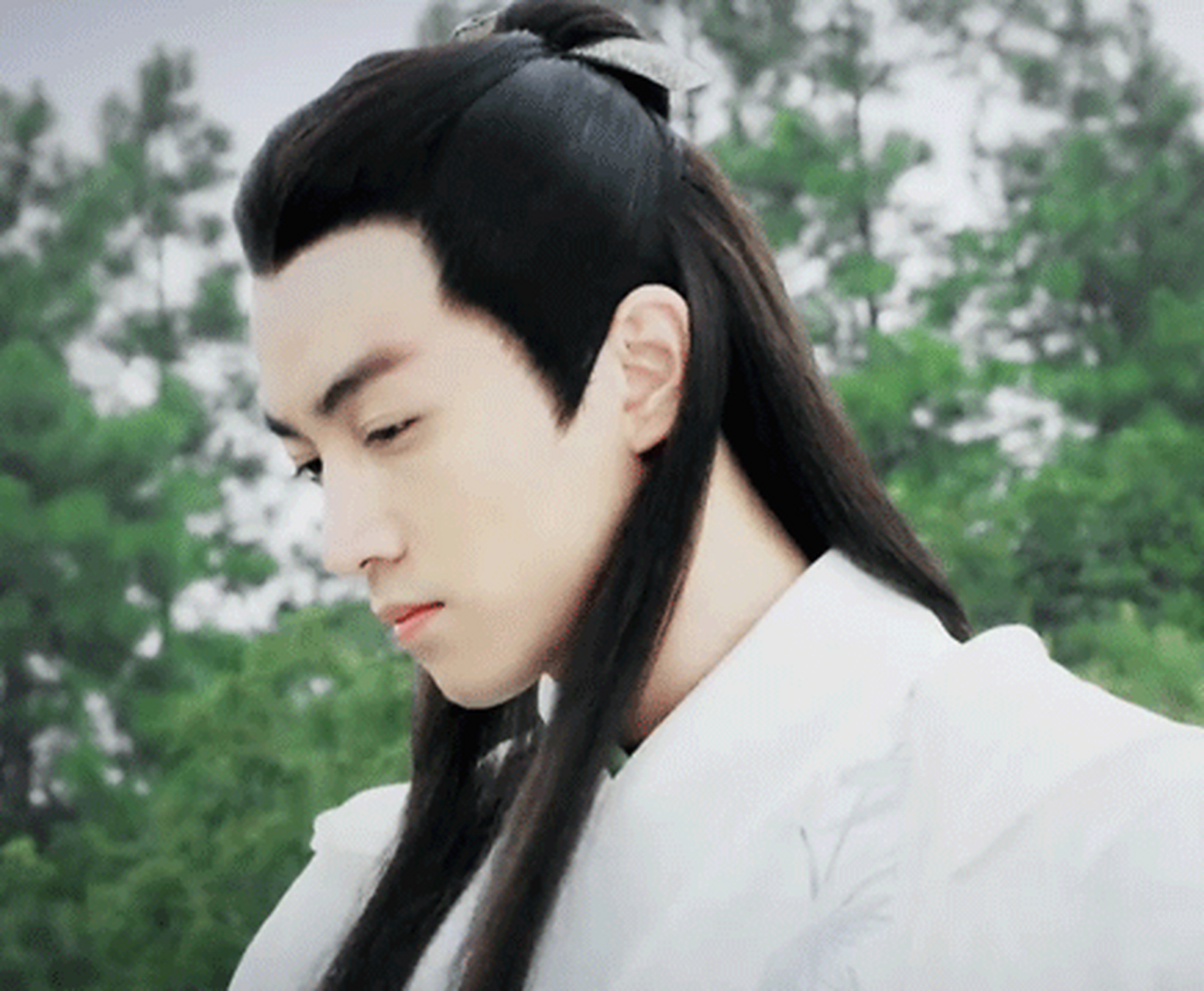 白衣,是温和儒雅的象征,也是聪明绝顶的代表.