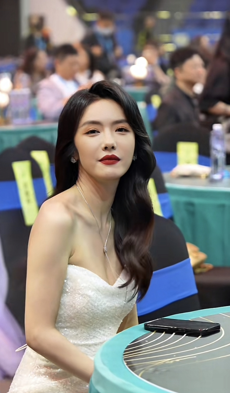 没想到居然是匆匆那年的林嘉茉[笑哭]