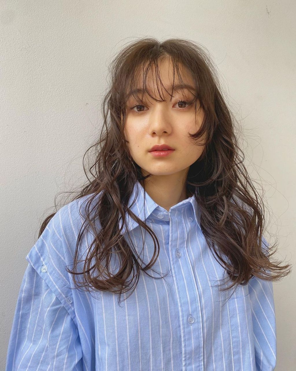 广州托尼盖美发学校  宽齿梳.用来分配染发剂,产生特殊效果,梳通发结.