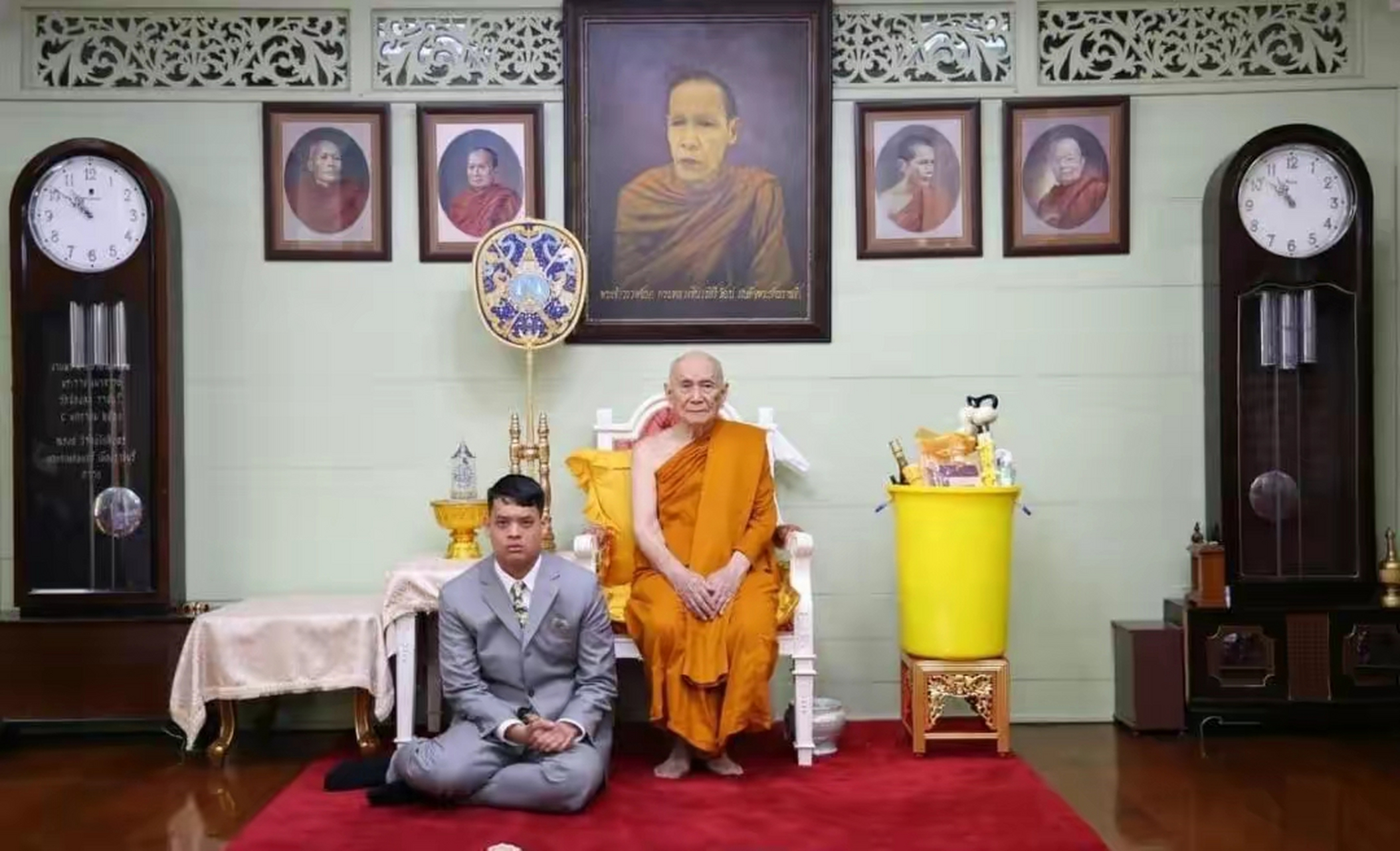 提帮功被泰王召回国,会见最高宗教领袖僧王,为立储做最后的准备