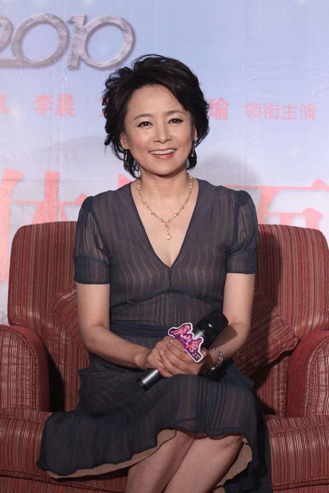 演员张瑜:65岁孤身一人,离婚多年后看到前夫还是会心动