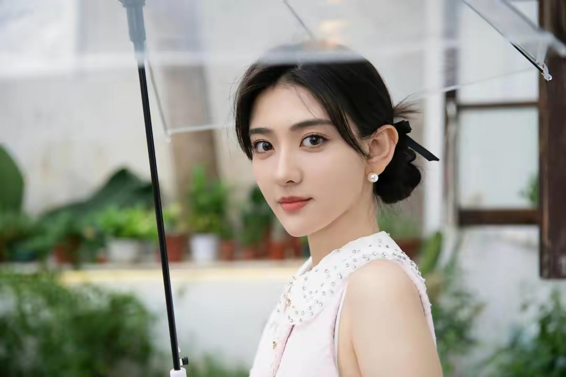 网友:阳光少女梁洁,双扎马尾写真大片俏皮可爱