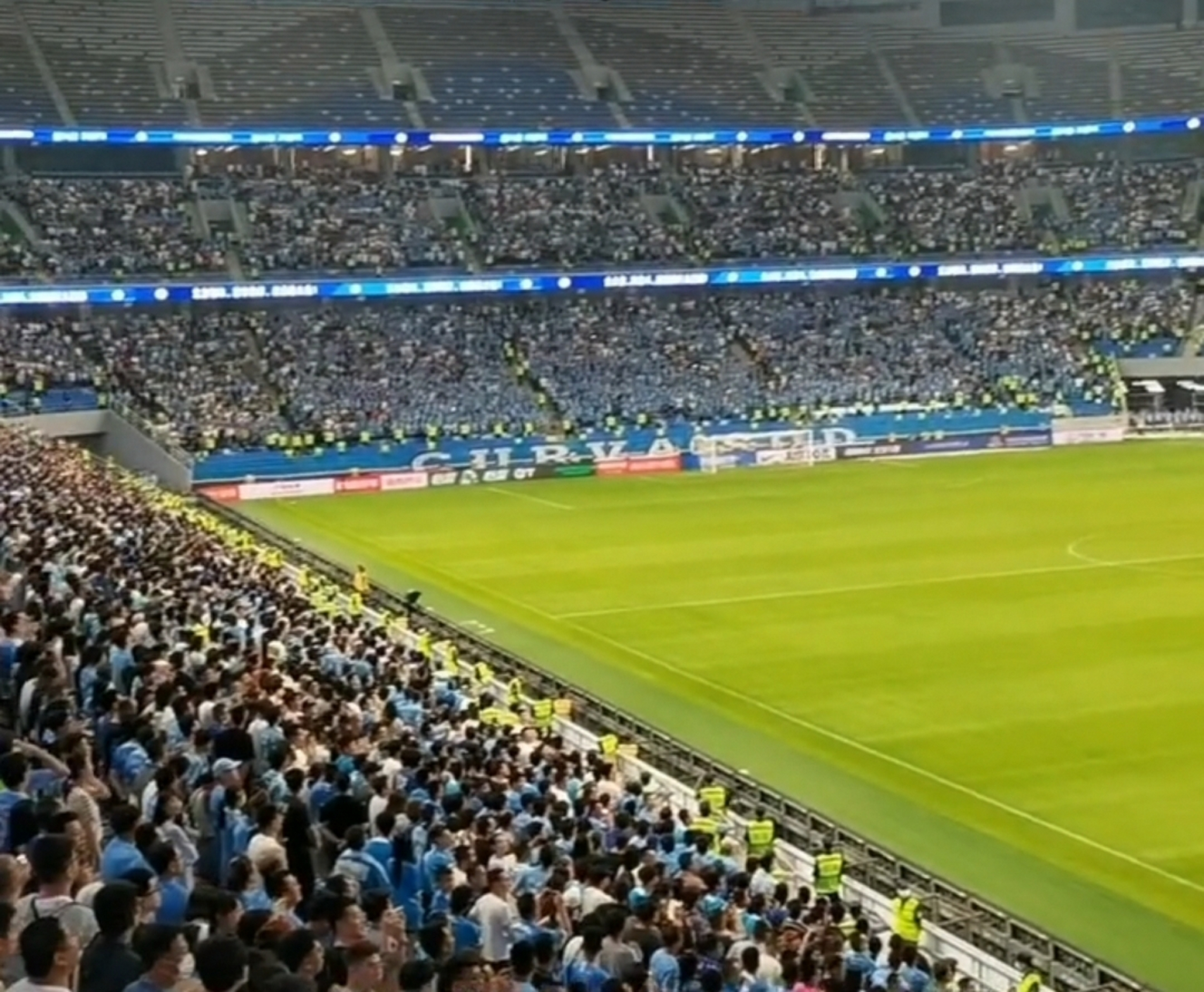 大连人本赛季剩余的主场就是在梭鱼湾专业足球场,即使中间可能去大连