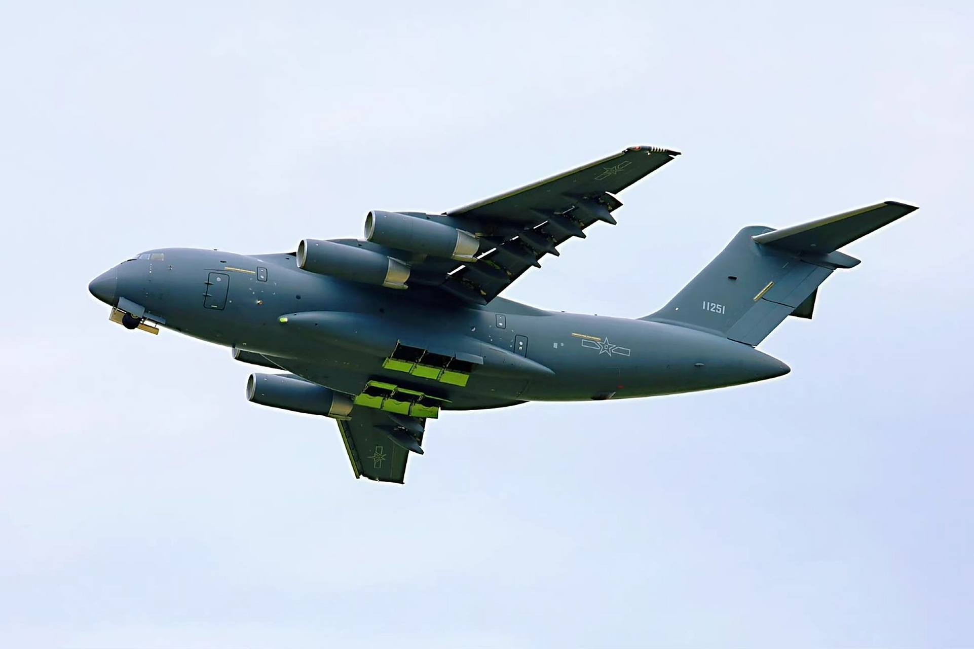 中国胖妞运-20军用运输机,外观霸气而不失优雅