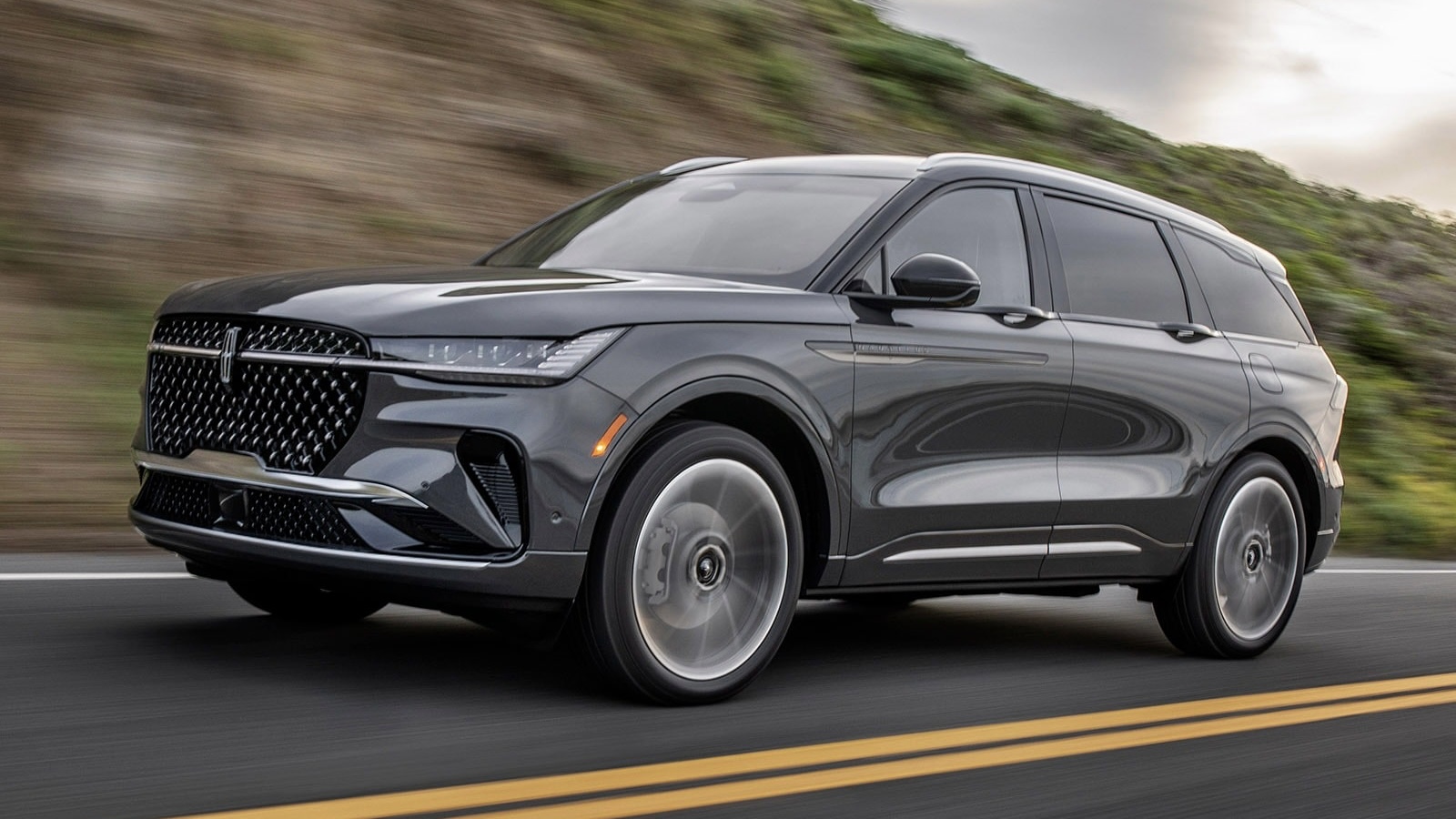 新款suv上市,32.88万还要啥奔驰glc和奥迪q5l