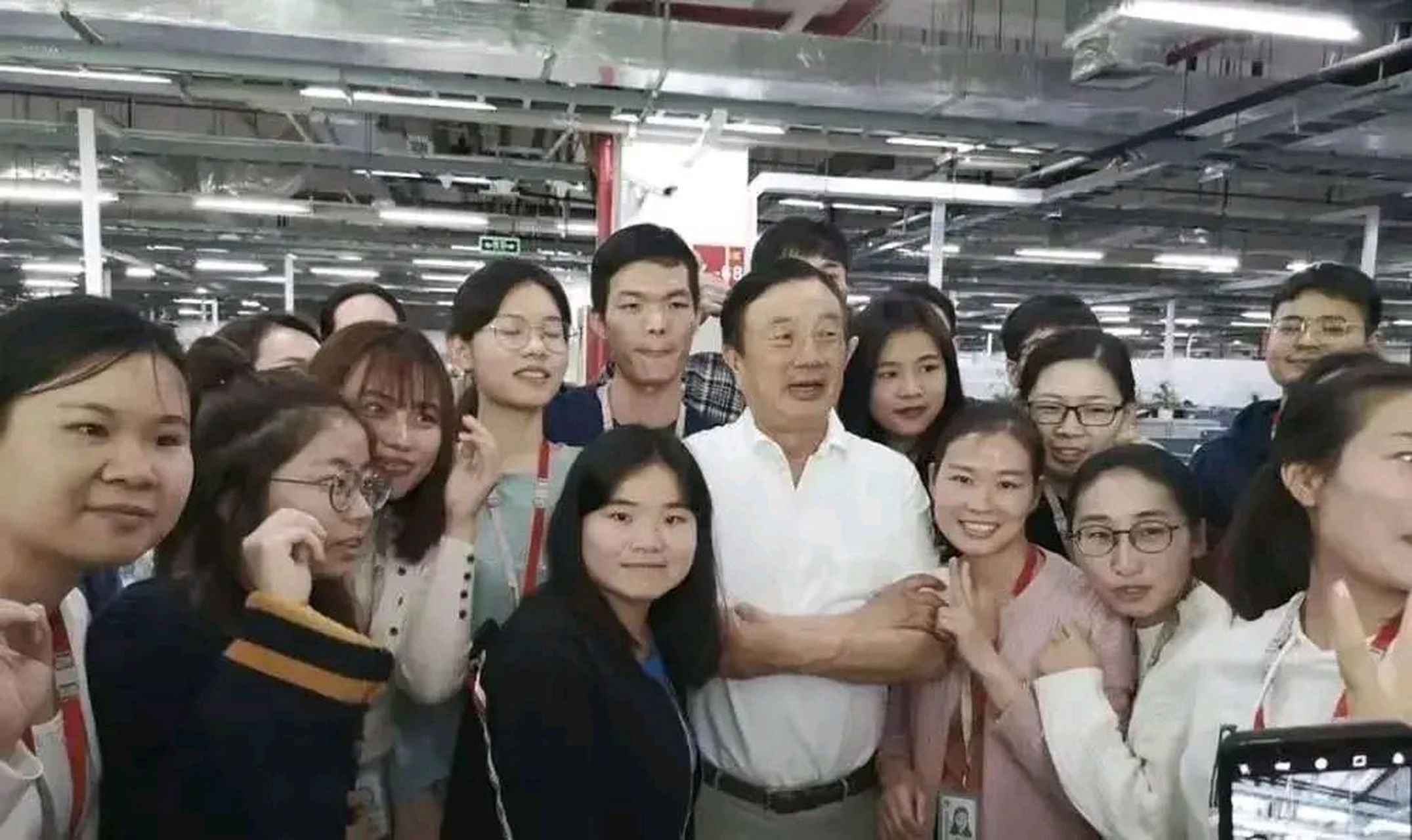 再来到华为之前,李玉琢在四通干了8年,后来在华为干了4年6个