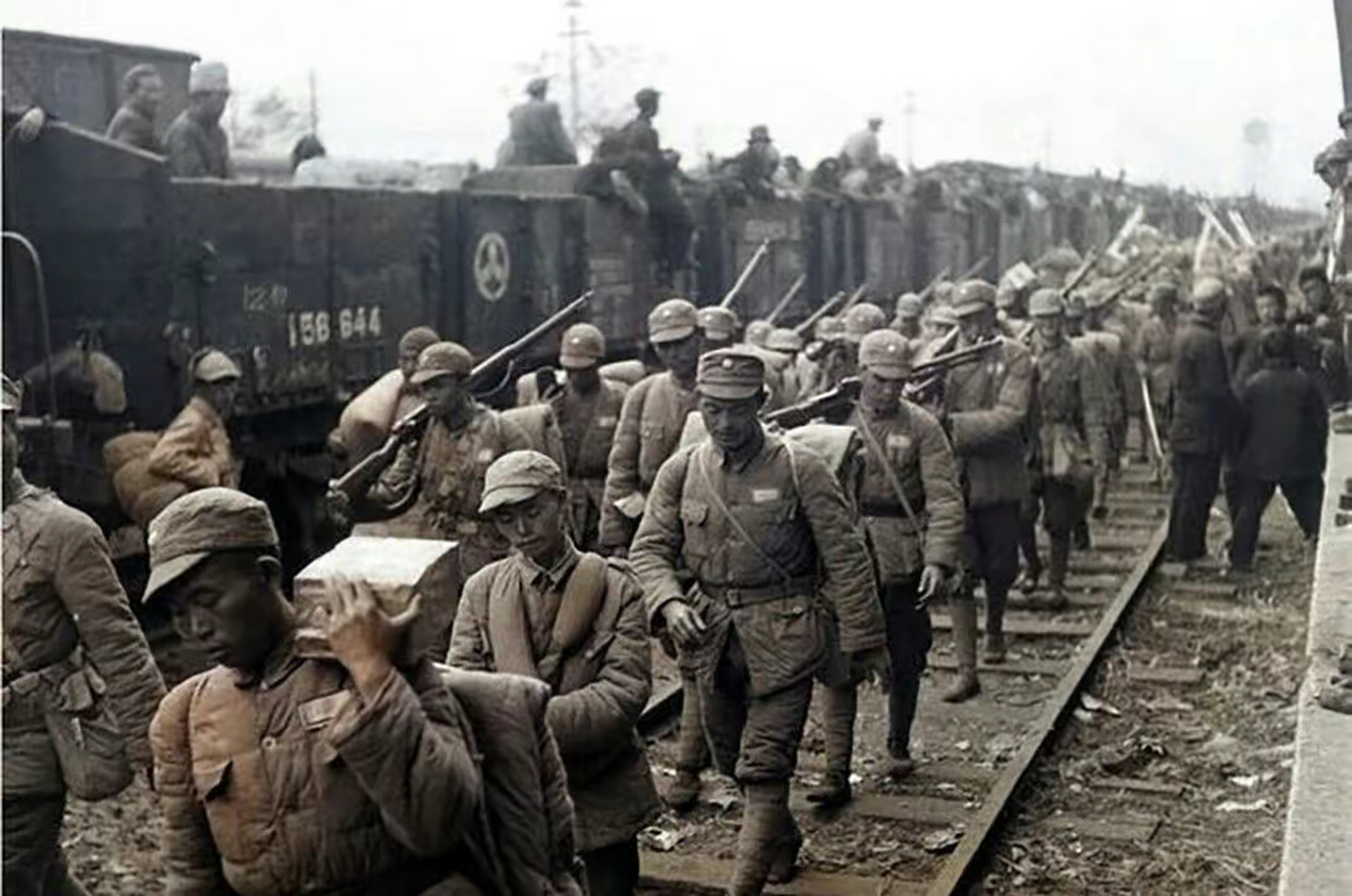 全面内战爆发后,国民党军对华东地区展开大规模进攻.