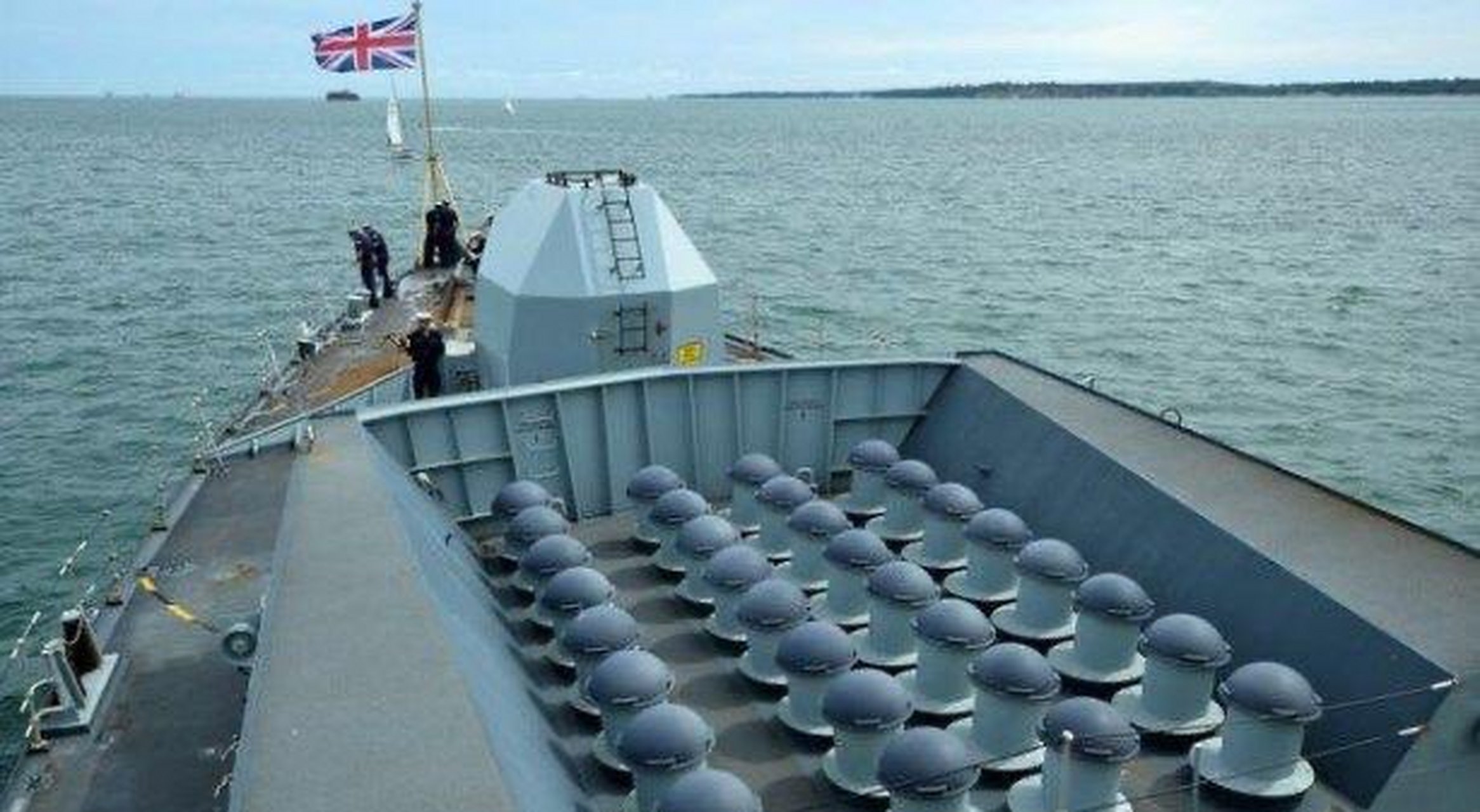 英国23型护卫舰的海蘑菇垂发,俗话说得好,颜值就是战斗力,所以一眼看
