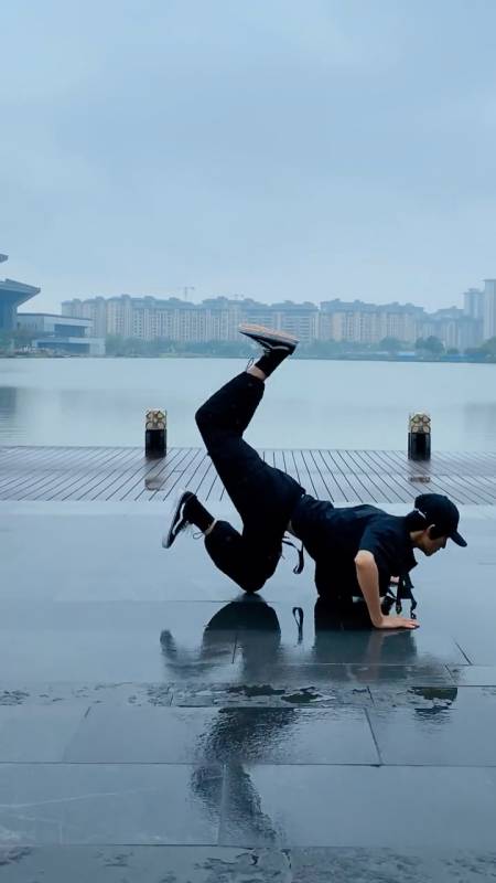 不同的人摔倒你是哪一种滑脚怪街舞灵魂舞者