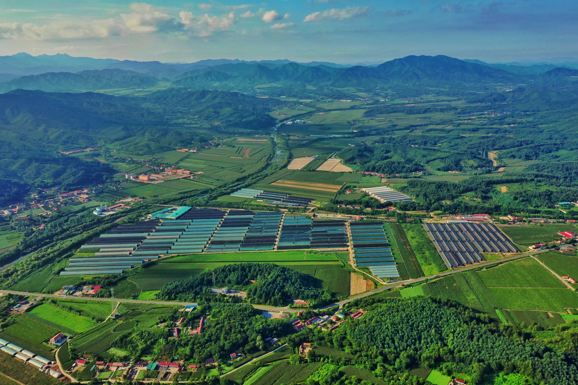 岔路村:解锁乡村振兴"幸福密码"#振兴新突破辽宁杠杠滴# 宽阔平坦的