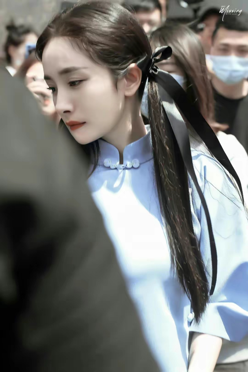 这打扮太美了吧,这会不会被杨幂带动一股民国风呢?