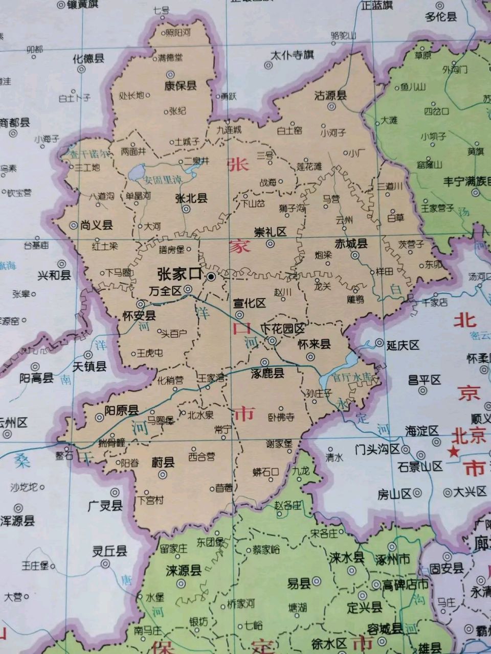 康保县的位置最靠北方,夏天最凉快.