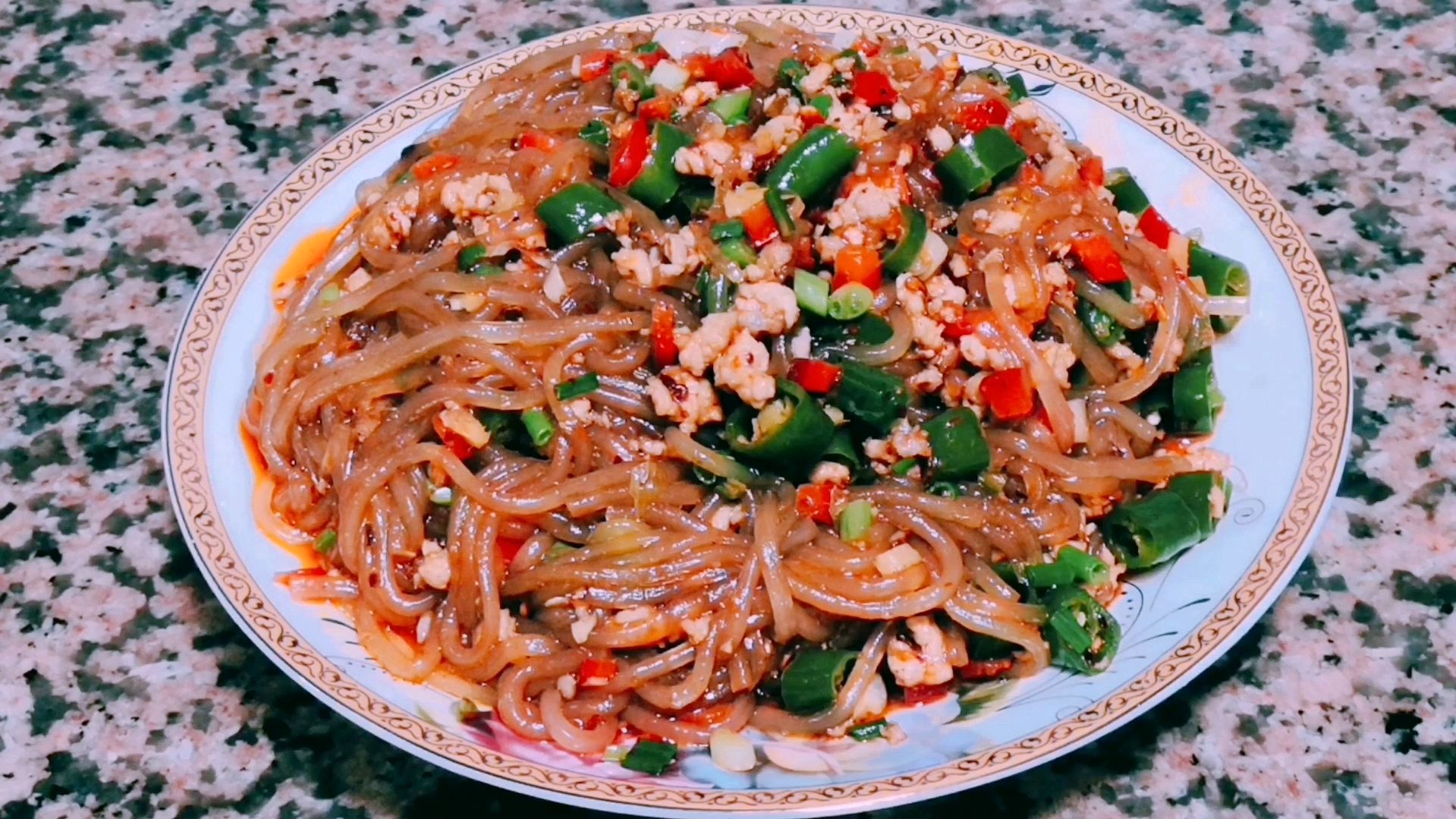 红薯粉超级好吃的家常做法,学会这样做在来一盘也不够吃