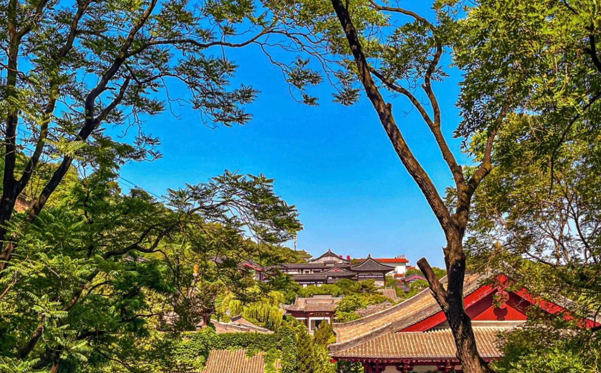 四大美人之一的杨贵妃,曾经在西安临潼的华清池里洗浴戏水,如今的华清