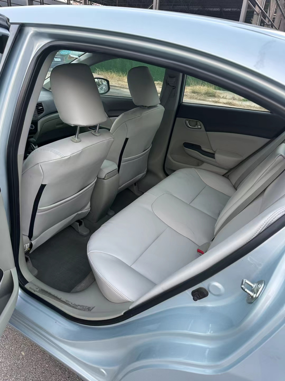 13年本田思域,1.8自动档,个人一手车,全车原车漆,实表7万公里