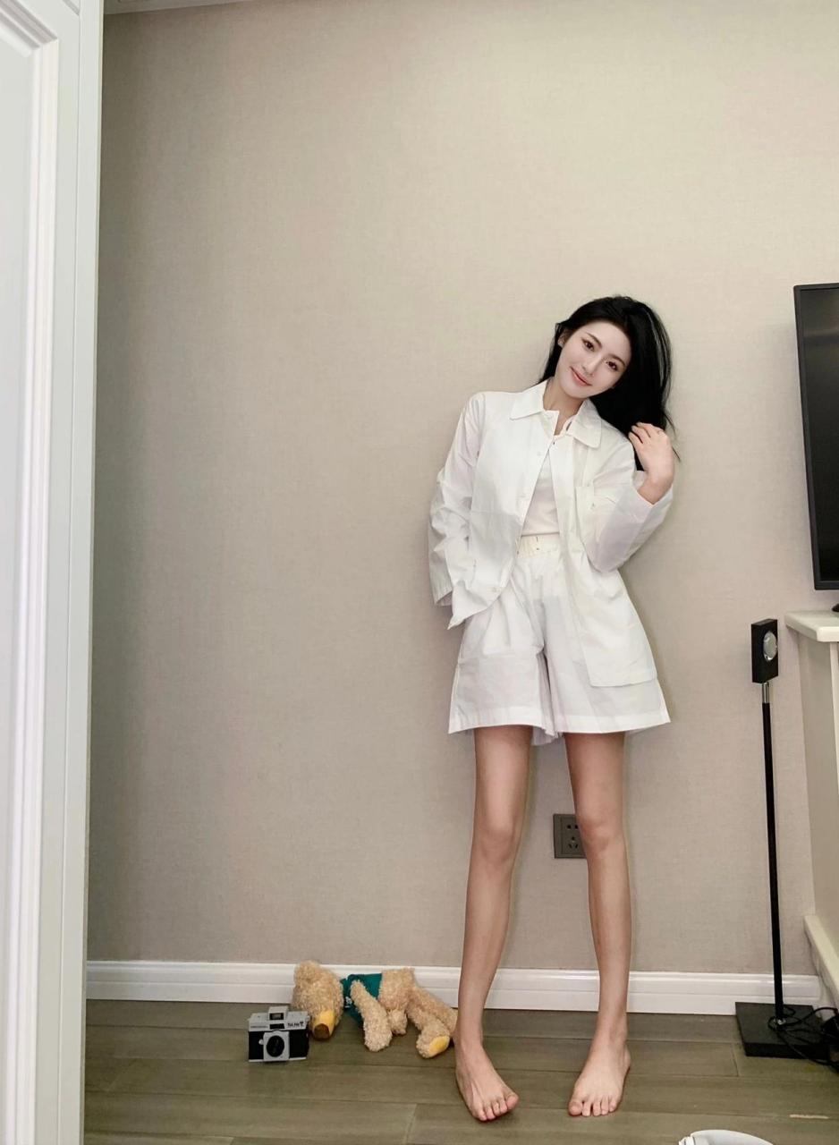 这腿又细又长又白