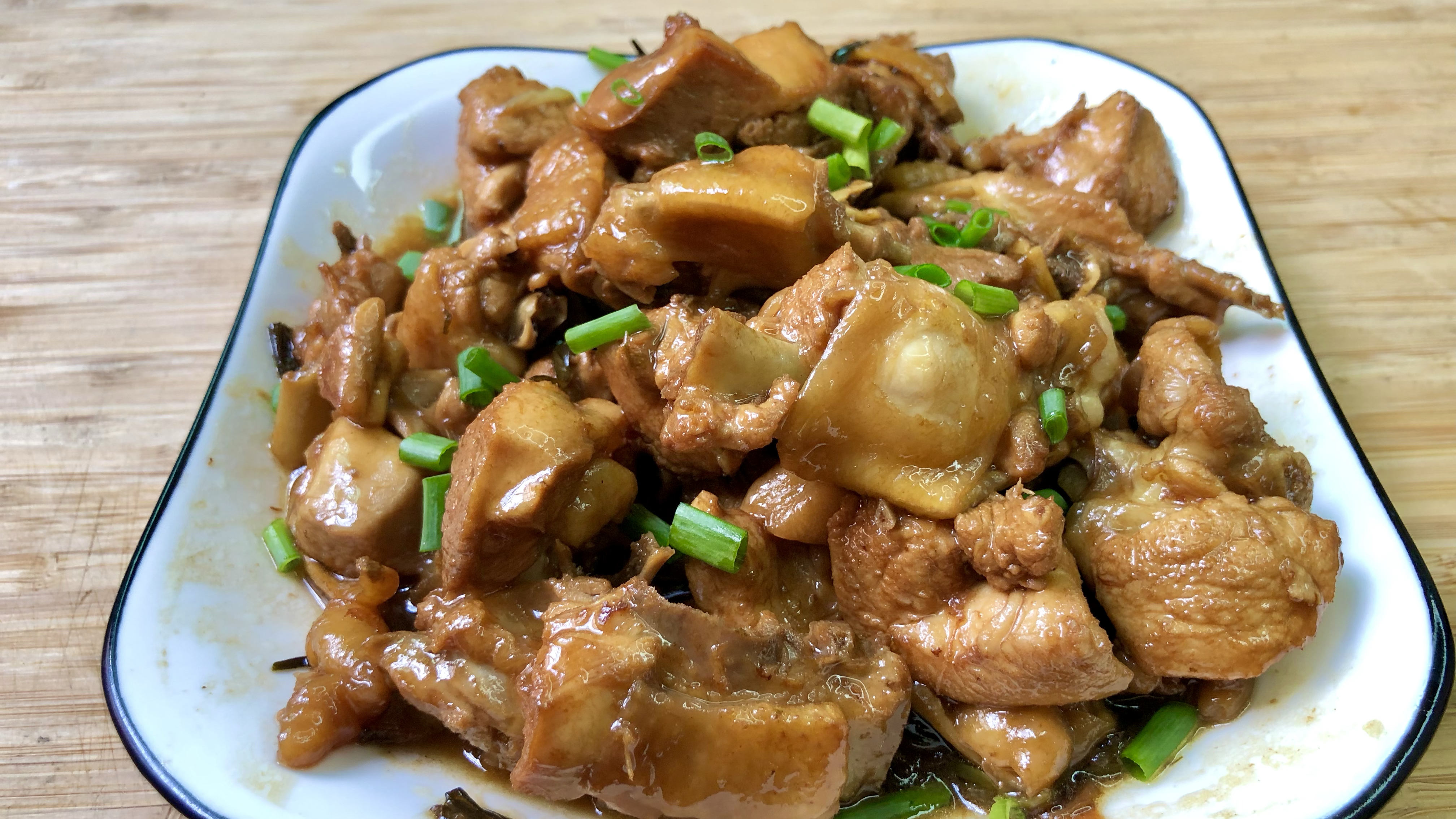 大厨教你用冷冻鸡肉做葱香鸡块，做出来比新鲜鸡还嫩还好吃