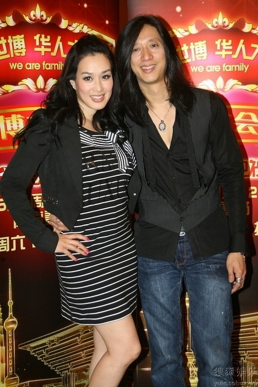 钟丽缇和前夫严铮还挺有夫妻相,都是浓颜,只有浓颜才能压得住浓颜吧?