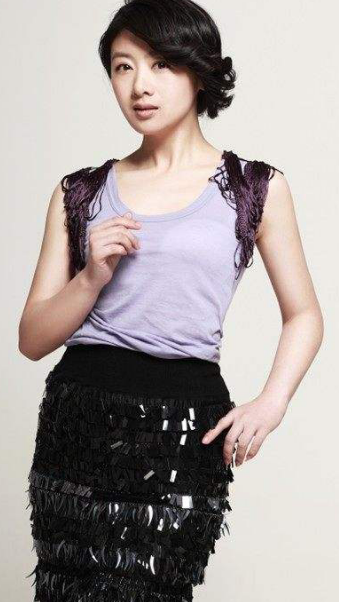 李佳璘唯美时尚写真照,气质优雅,甜美可人