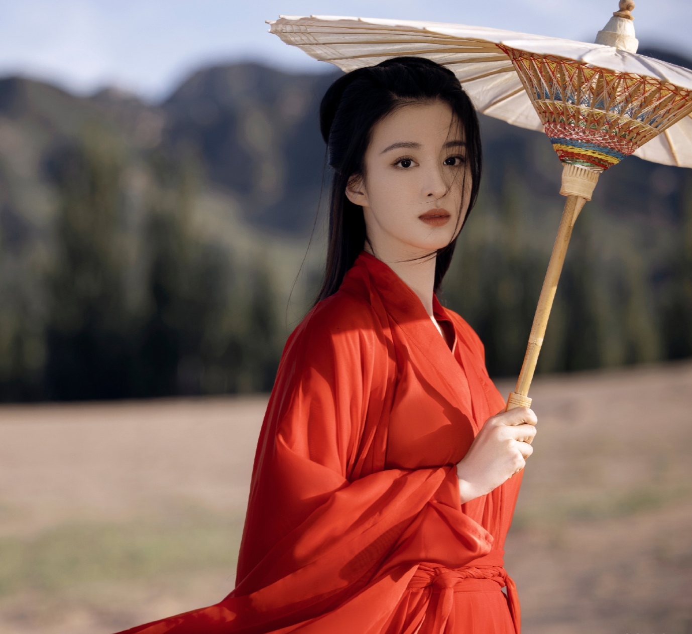 王楚然红衣图片:姐姐太美了