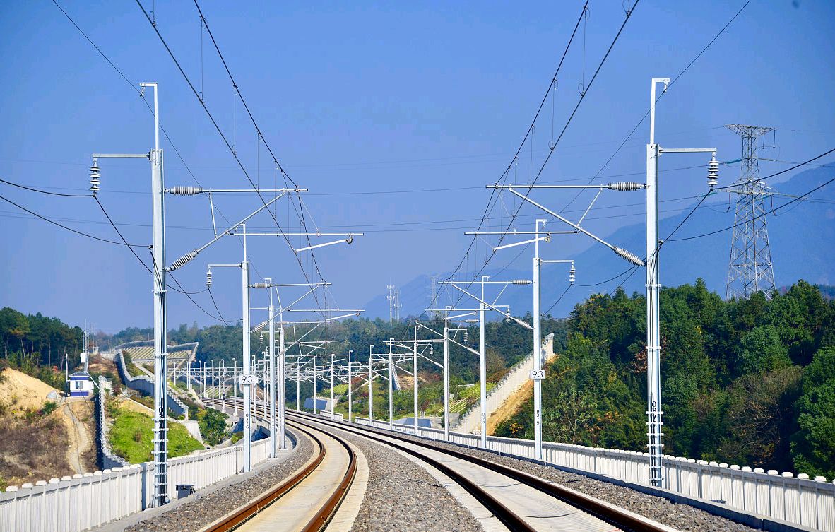 湖南一条单线铁路,电气化改造后,也可以通往广东