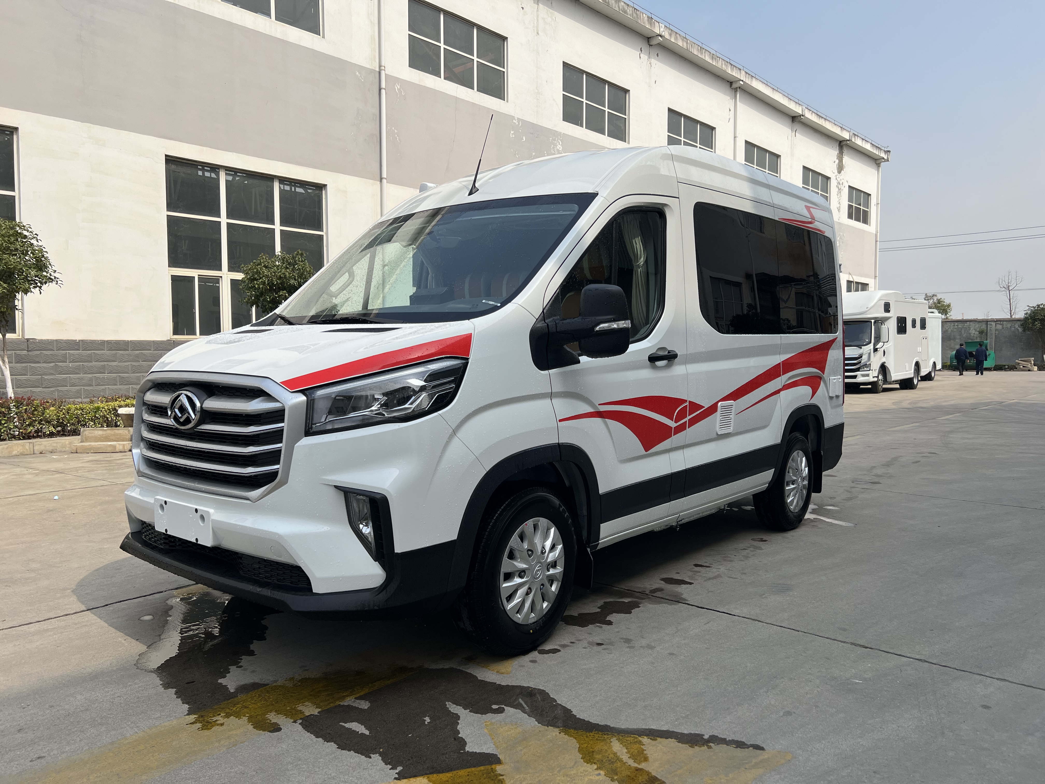 大通v90短轴高顶房车