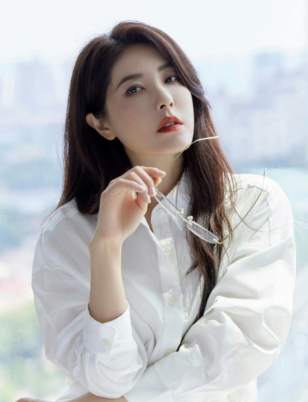 把眼镜焊在脸上吧姐[舔屏]a炸了,曾黎姐姐果然各种风格都可以轻松驾驭