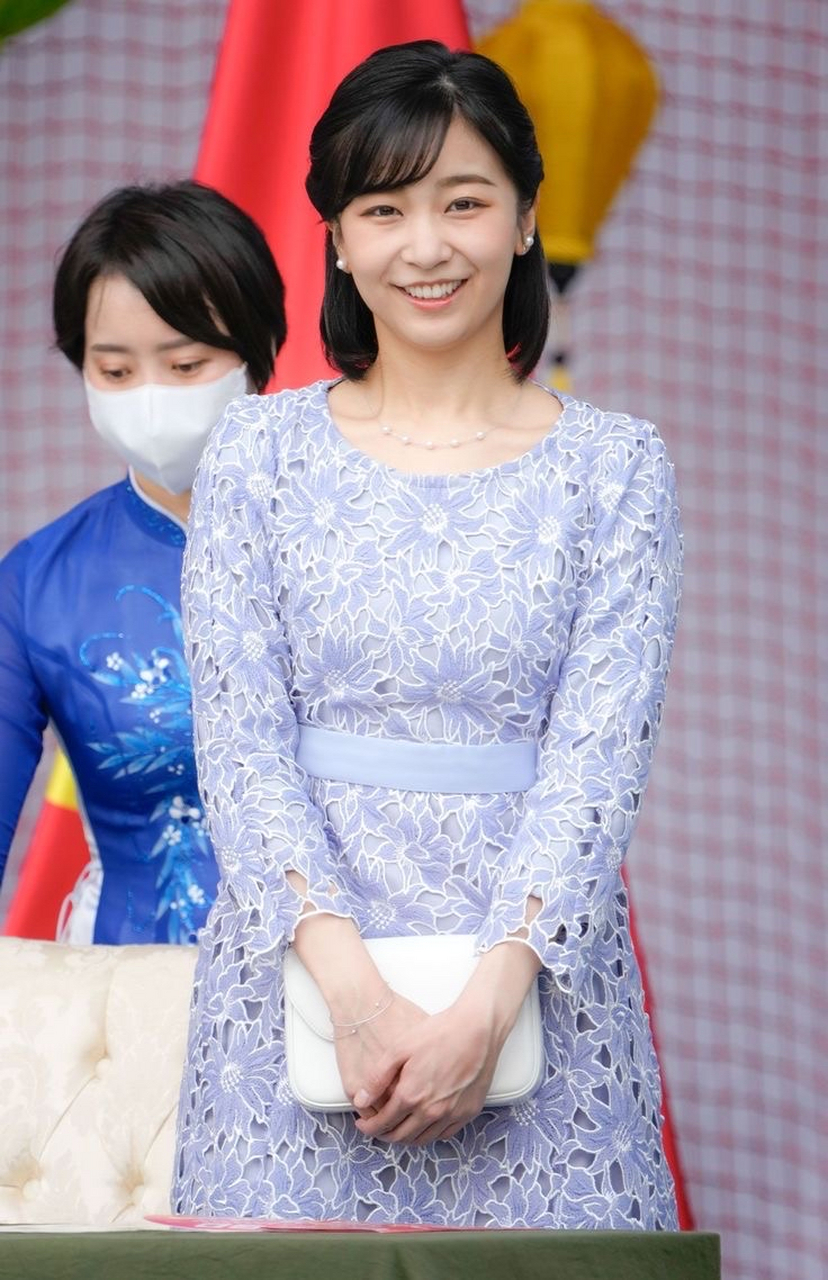 佳子总是被人称为日本皇室的最美公主,但是她的衣品确实不敢恭维.