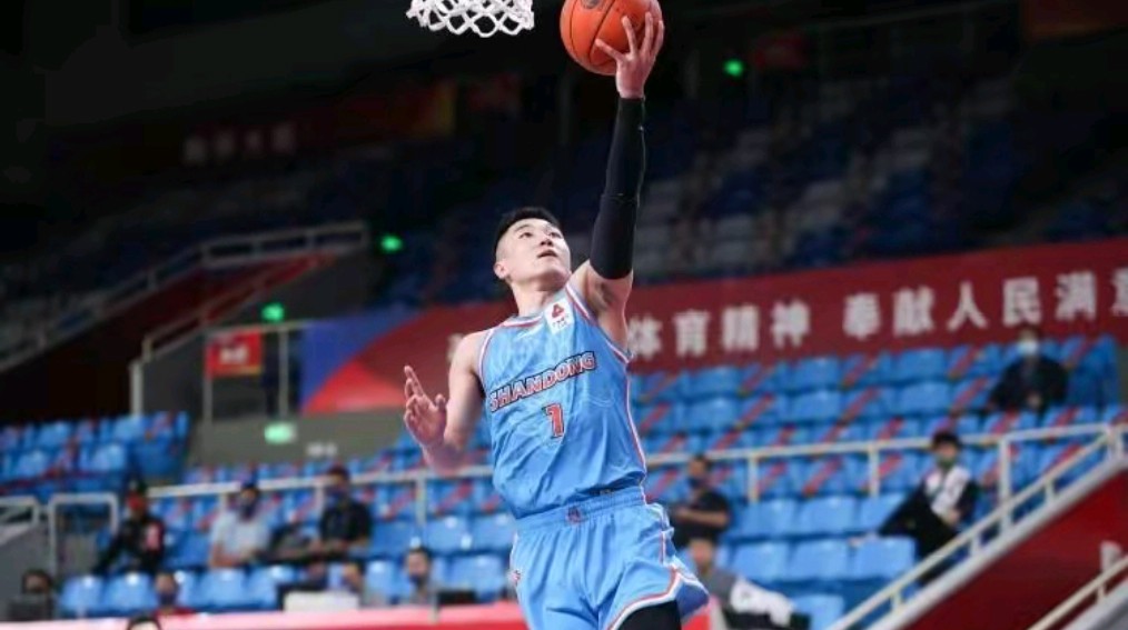 尼斯迎CBA季后赛关键赛,转会期篮板制胜,更衣室稳定,团队化学反应显著的简单介绍 尼斯迎CBA季后赛关键赛,转会期篮板制胜,更衣室稳定,团队化学反应显著的简单介绍