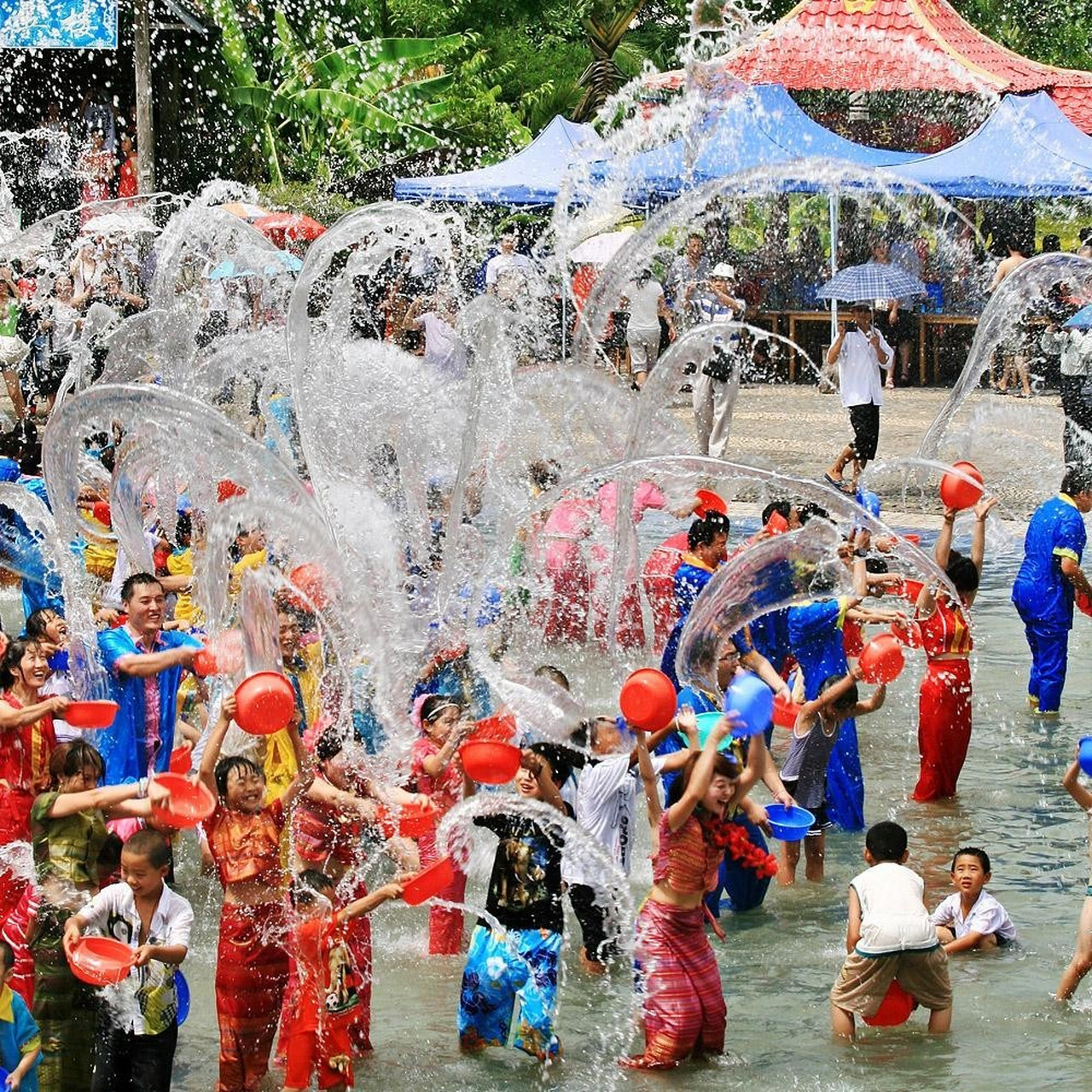 泼水节是几月几日图片