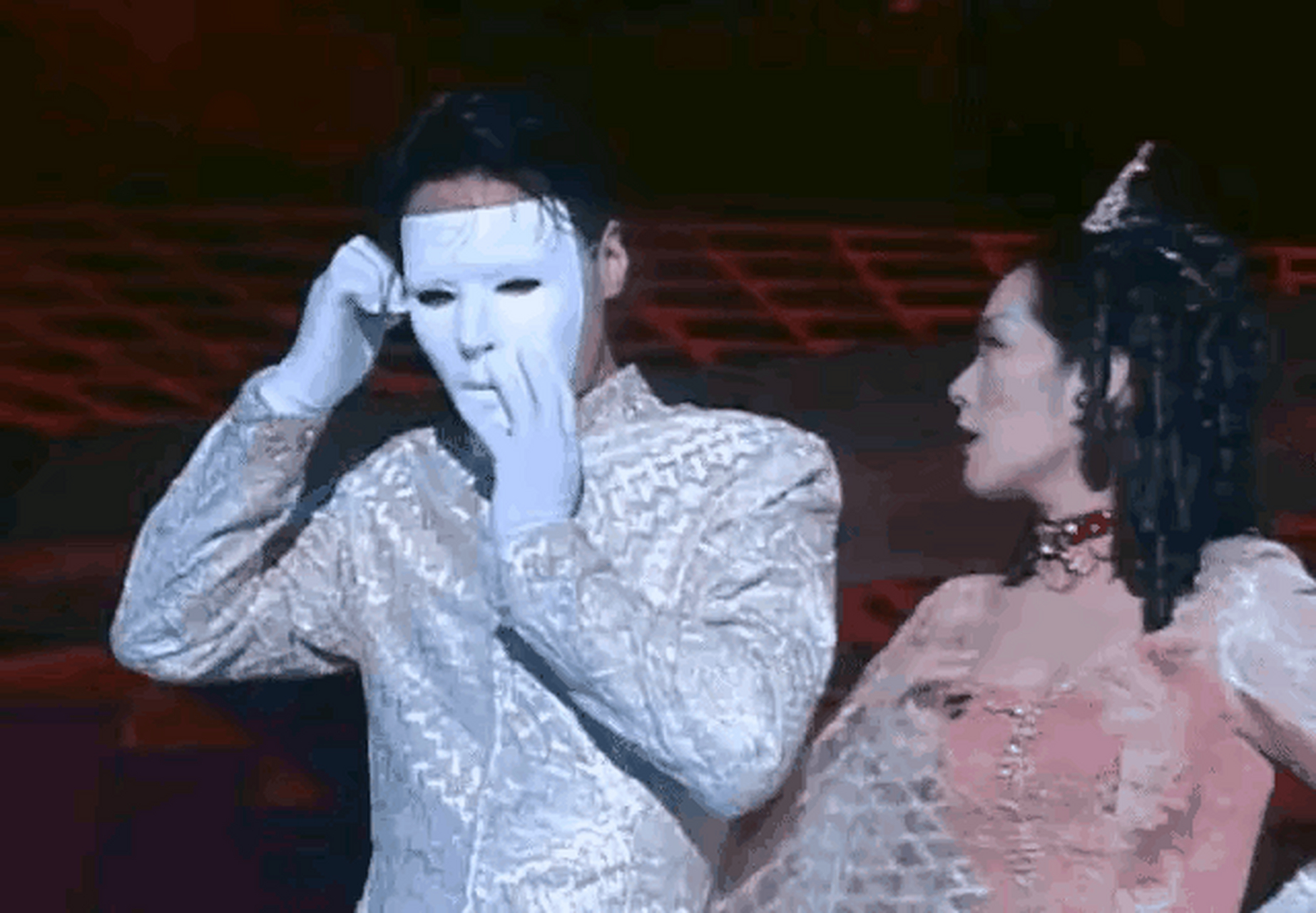 还是会被黎明和吴彦祖摘完面具的颜值惊艳到,太帅了