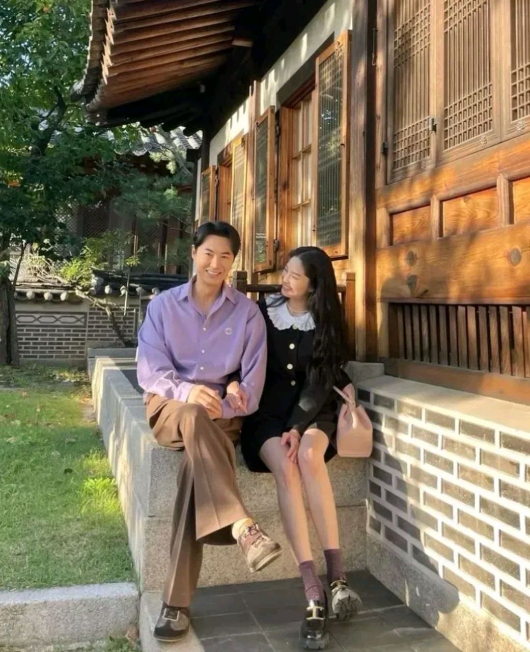 junjin的妻子刘亦书通过自己的instagram上传了多张照片