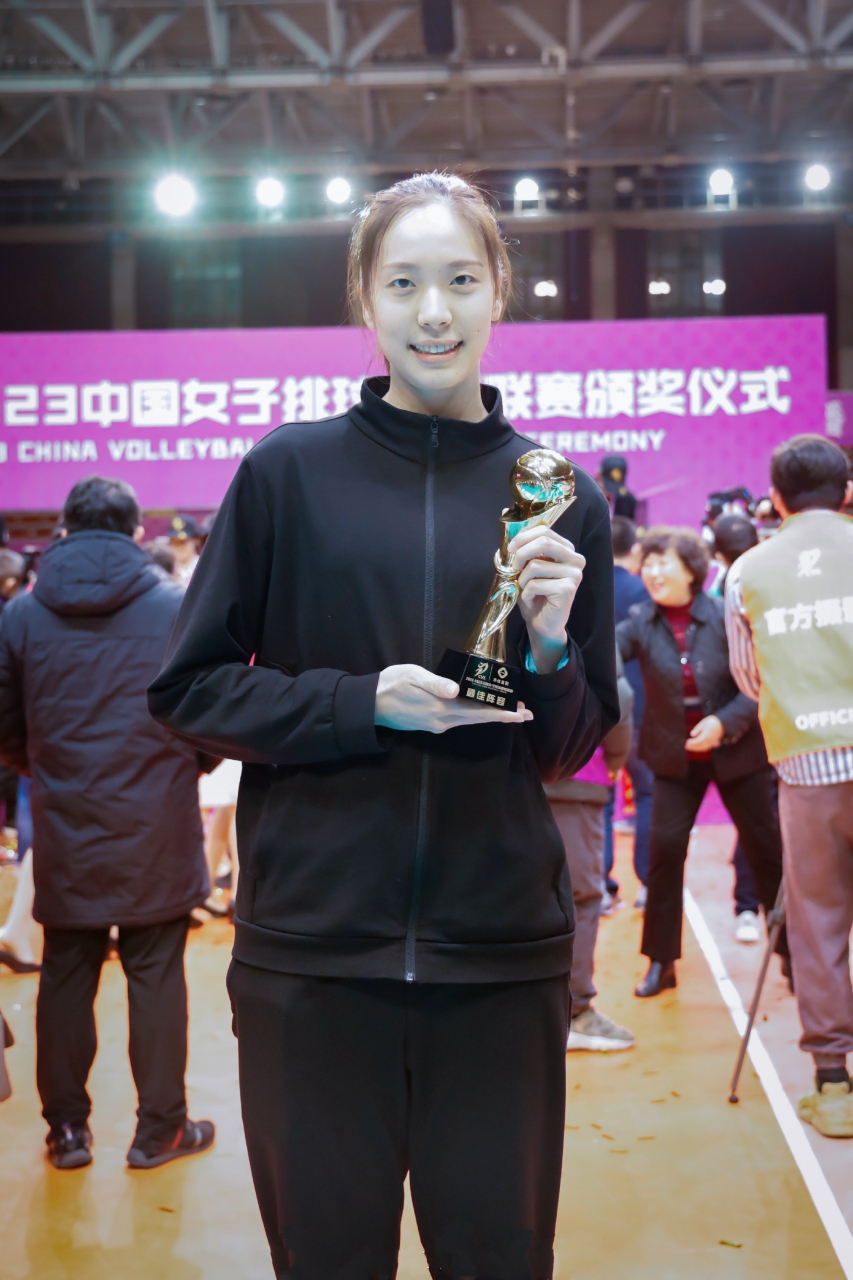 2022年,郑益昕率领福建女排获全锦赛铜牌,获2022