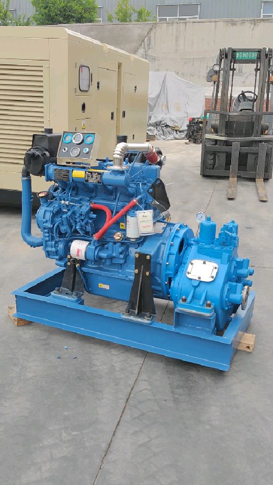 船用柴油机4105发动机配40型齿轮箱-度小视