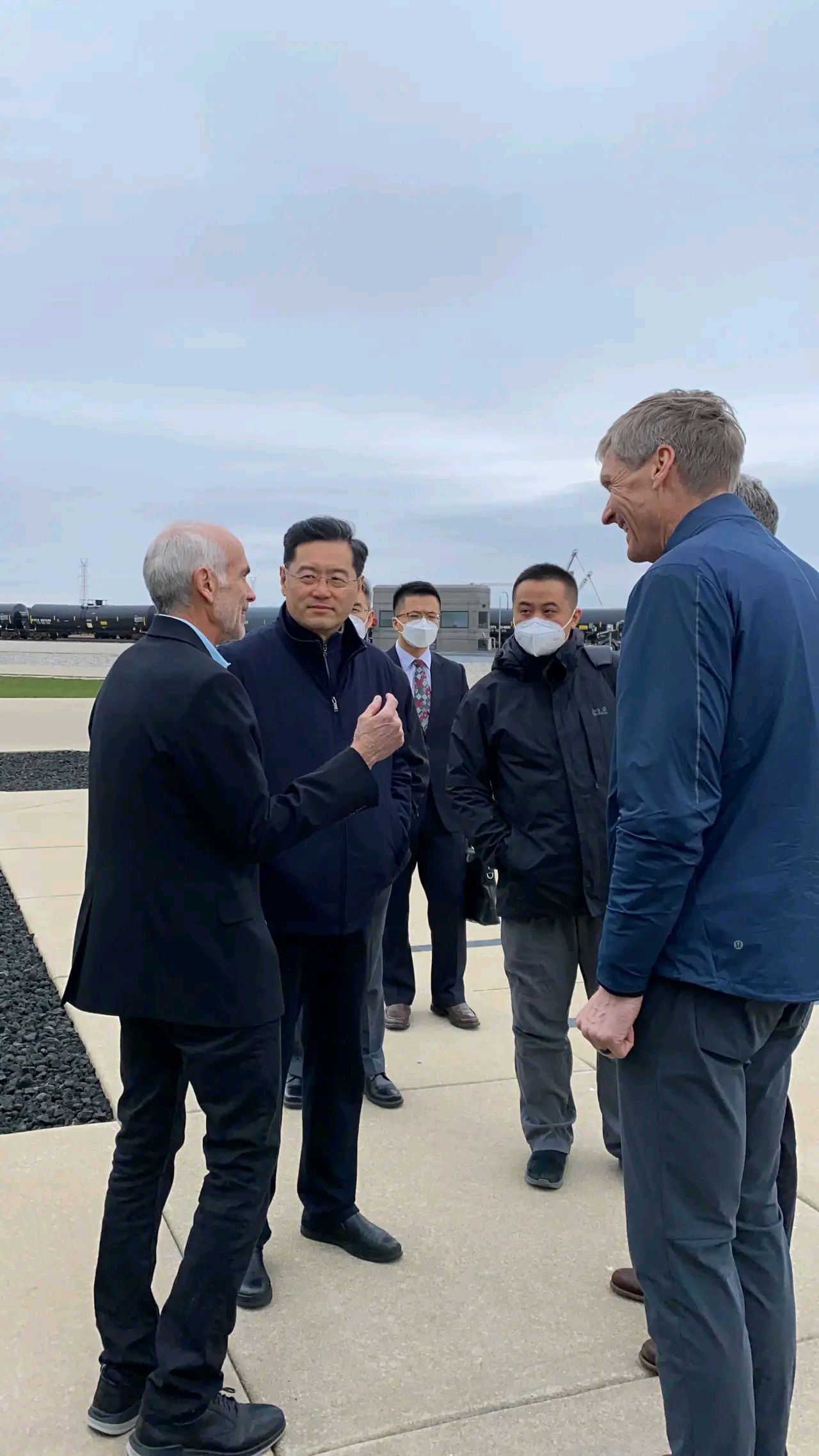 中国驻美大使秦刚走访美国农场