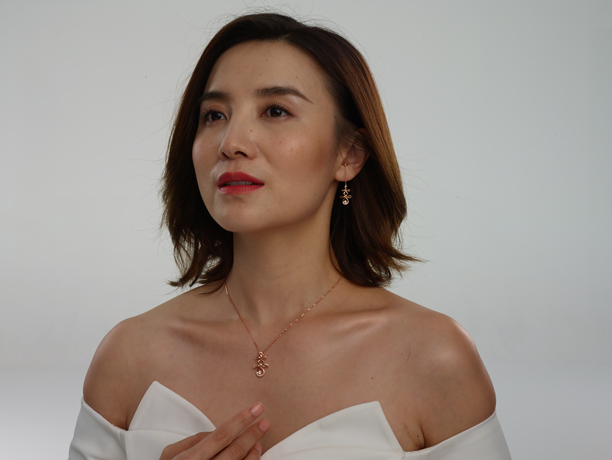 宋佳 棚拍未修超清图生图 白衣美照