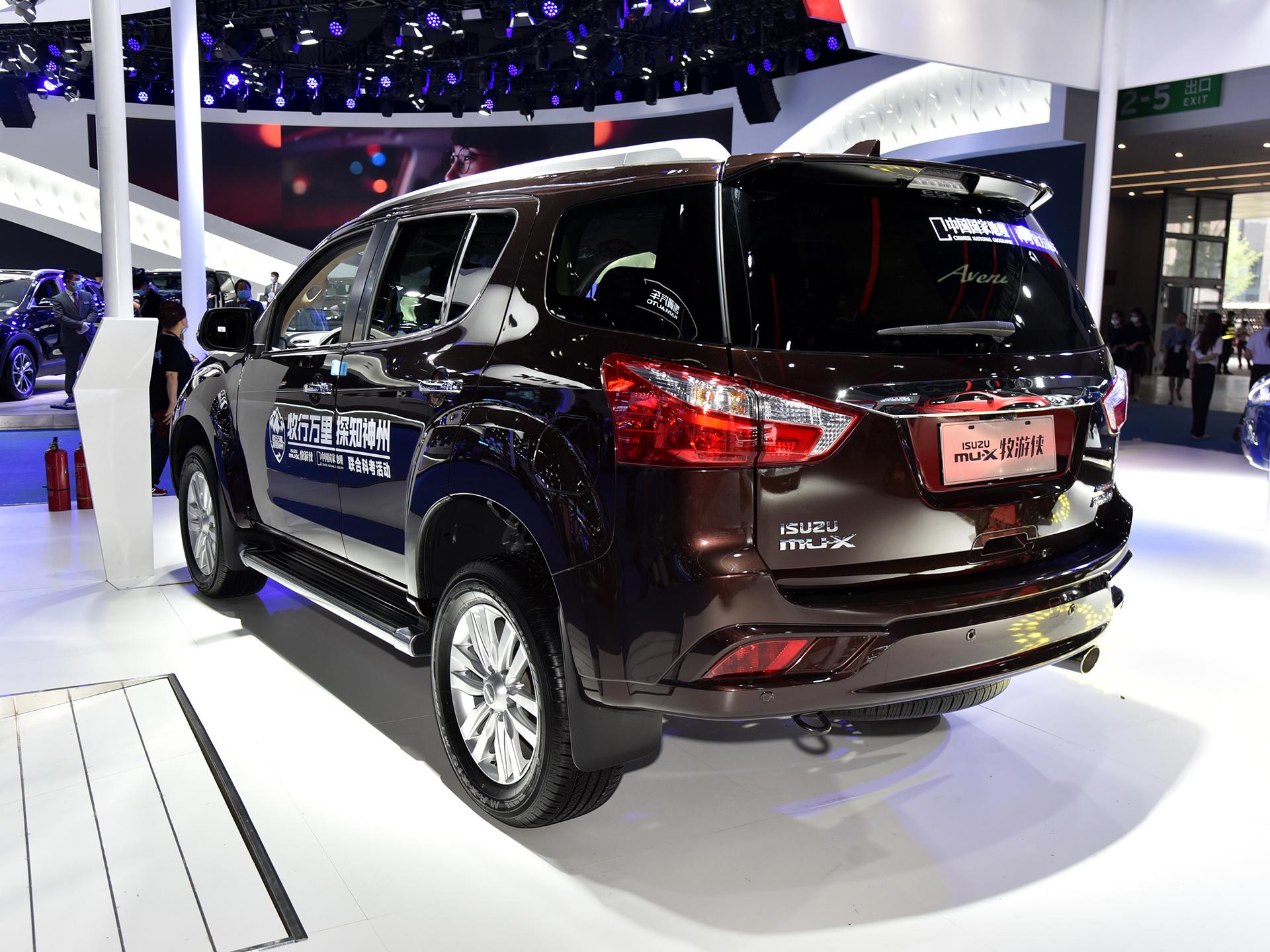 搭配6at 四驱,与日产途达同级,动力极强的suv,实拍mu-x牧游侠