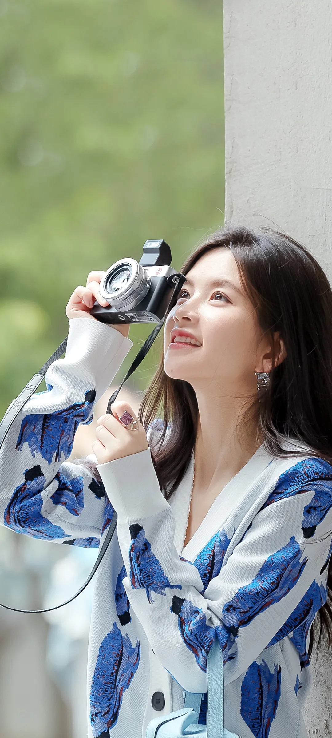 林思意全面屏手机壁纸