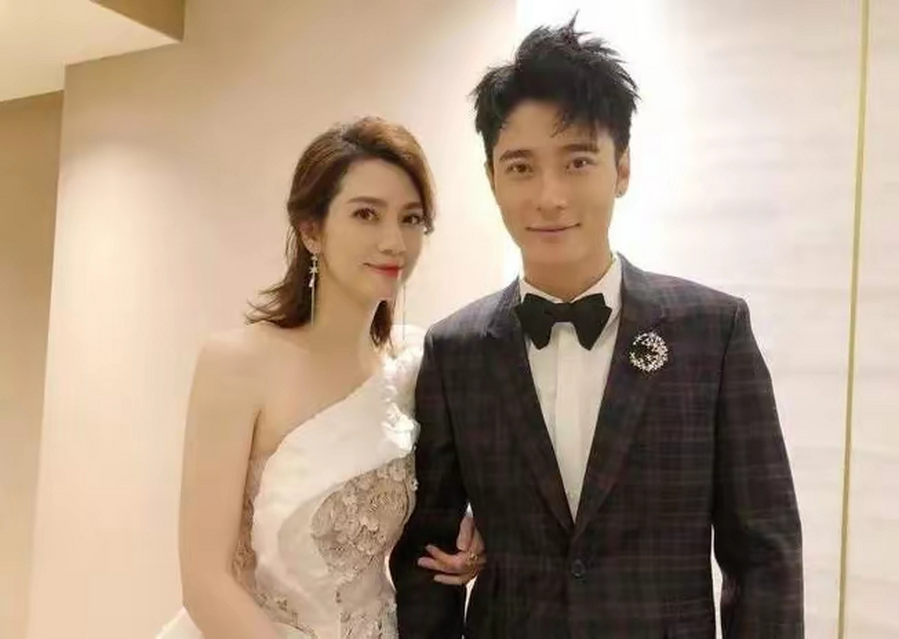 张丹峰,冯绍峰,谢霆锋,峰字离婚体.[捂脸]